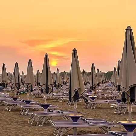 Adorable Flat 350m From The 3* Bibione